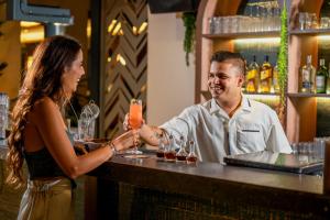 Гости The Astor - All Suites Hotel Candolim Goa