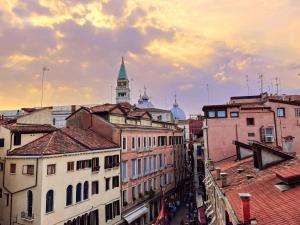 a view of a city with a clock tower at Residenza Urania in Venice