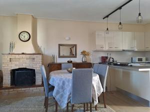 A kitchen or kitchenette at Ilias home Arachova