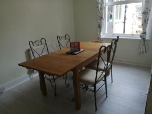 ヘイスティングスにあるSeaside 2 bed terraced house with gardenのギャラリーの写真 +12枚の写真