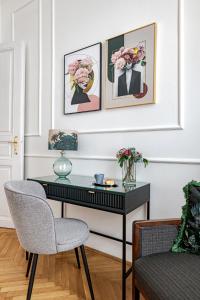 A seating area at Beletage-Boutique Hotel