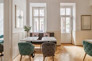 A seating area at Beletage-Boutique Hotel