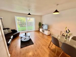 Posezení v ubytování Convenient Manchester city centre 3BD with free parking