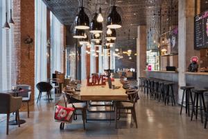 Restaurace v ubytování Moxy Tbilisi