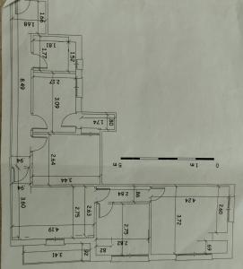 a drawing of a floor plan of a bathroom at Céntrico piso con aparcamiento in Granada
