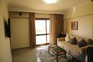 Et tv og/eller underholdning på Green House Hotel + 133 billeder