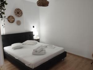 Postel nebo postele na pokoji v ubytování Iris pool House