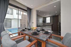 Bazén v ubytování Jalsa Villas Phase 2 nebo v jeho okolí