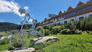 Κήπος έξω από το Biała Perła 204 Czarna Góra Resort