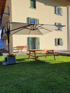 A garden outside Casa Le Iscle