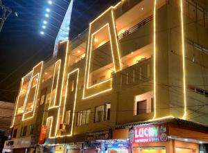 Το κτήριο όπου στεγάζεται  το ξενοδοχείο +13 φωτογραφίες