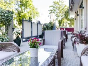 A seating area at Hotel Bikini