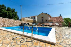 Bazén v ubytování Holiday home Villa Mare nebo v jeho okolí