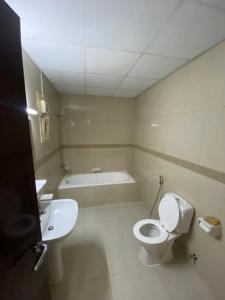 Koupelna v ubytování Splendid Room - Ladies only - Near Zahia- Near SHJ Airport
