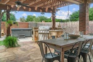 Little Elm Paradise w/ Hot Tub, Cinema and Games