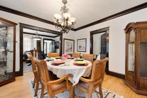 a dining room with a table and chairs at AMAZING TRADITIONAL HOME SOUTH MINNEAPOLIS in Minneapolis