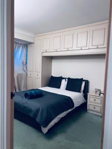 Posteľ alebo postele v izbe v ubytovaní Riverside Private Room TowerBridge