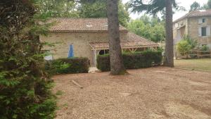 Vonkajšia záhrada v ubytovaní La Buissière -Chambre d'Hôtes aux Oiseaux