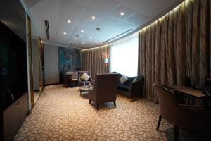 Ruang duduk di TIME Rako Hotel