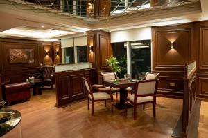 Ruang duduk di TIME Rako Hotel