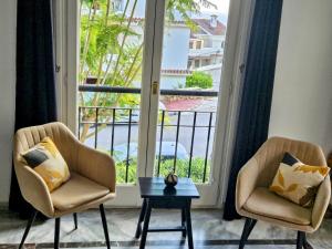Posedenie v ubytovaní Monte Duquesa - 4 bedroom apt, 3 bathrooms close to Port and Beach, communal pool