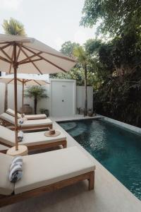 Swimmingpoolen hos eller tæt på MAE Villas Canggu + 73 billeder
