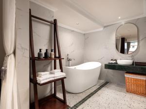 Vannituba majutusasutuses L'Signature Hotel & Spa