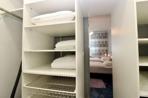 Posteľ alebo postele v izbe v ubytovaní Cozy Apartment FREE parking