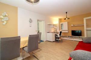 Kuchyňa alebo kuchynka v ubytovaní Cozy Apartment FREE parking