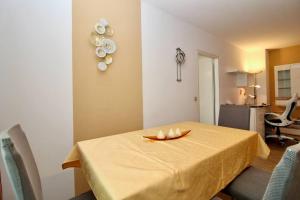 Posedenie v ubytovaní Cozy Apartment FREE parking