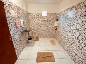 Ένα μπάνιο στο Casa de Férias-Residence Fonteles no Preá +34 φωτογραφίες