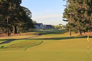 a view of a golf course with a green at 4bed 2bath house 5 mins walk to Palms & Golf club in Christchurch