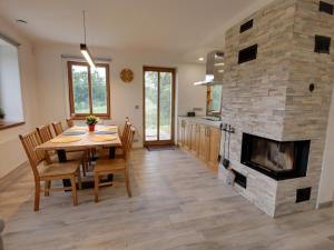 Kuchyň nebo kuchyňský kout v ubytování Holiday Home Chalupa U Krále by Interhome