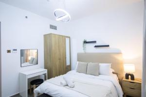 Fotografie z fotogalerie ubytování Luxury 2BD Apt in AJMAN, FREE Parking, NEAR Beach v destinaci Adžmán
