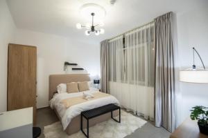 Fotografie z fotogalerie ubytování Luxury 2BD Apt in AJMAN, FREE Parking, NEAR Beach v destinaci Adžmán