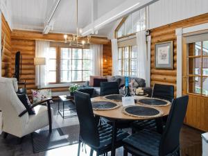 Χώρος καθιστικού στο Holiday Home Honkakoli 4 by Interhome