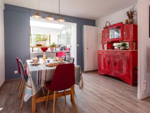 Nhà bếp/bếp nhỏ tại Holiday Home Le Bain du Papillon by Interhome +30 ảnh