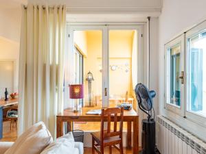 Posezení v ubytování Apartment Punta Grumo 2 by Interhome