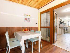 Nhà bếp/bếp nhỏ tại Holiday Home Particia by Interhome