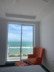 Ruang duduk di Green Star City Apartment