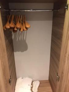 Um banheiro em luxury apartment studio 2311