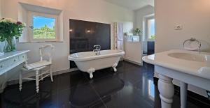 Баня в VILLA MERCEDES 300 m de la plage