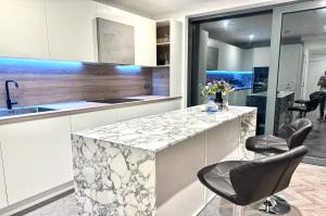 Gallery image of Stunning property with London city and river views in London