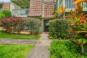 Beautiful 2Br 2Ba Puamana, Ocean and Mountain View, Pool外面的花园