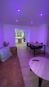 Afbeelding uit fotogalerij van La Dream Night in Pontault-Combault