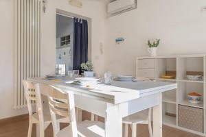 Kuchyň nebo kuchyňský kout v ubytování Casa seconda fila sul mare [giardino] Wi-fi