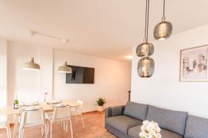 TV a/nebo společenská místnost v ubytování Torrox costa sea view