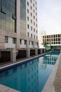 A piscina localizada em Jade Hotel Brasília ou nos arredores