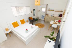 O bucătărie sau chicinetă la Studio Apartment Volterra Curacao