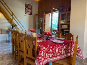 Fotografia z galérie ubytovania Appartement spacieux à Châtel proche centre, 7 couchages, balcon sud, parking, Multi Pass inclus! - FR-1-693-58 v destinácii Châtel